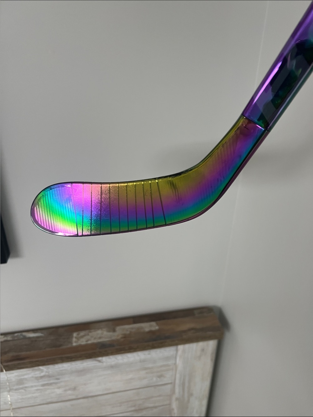 Bauer Mystery Mini Hockey Stick in the rare chameleon chrome - Picture 3 of 8